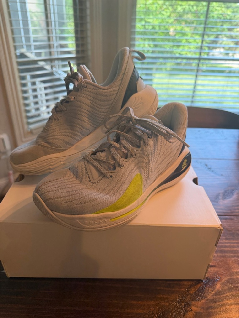 Under armor curry 12